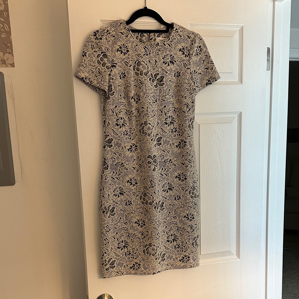 Elegant Floral Patterned Dress